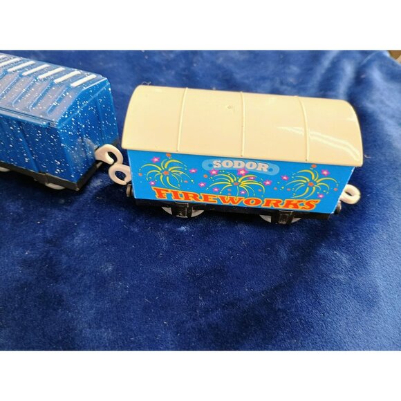Thomas Train Sodor Fireworks Train Set With 4 Colorful Cars - Picture 3 of 8